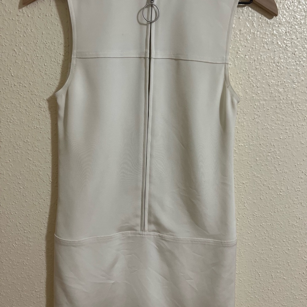 Elegant Sleeveless White Dress